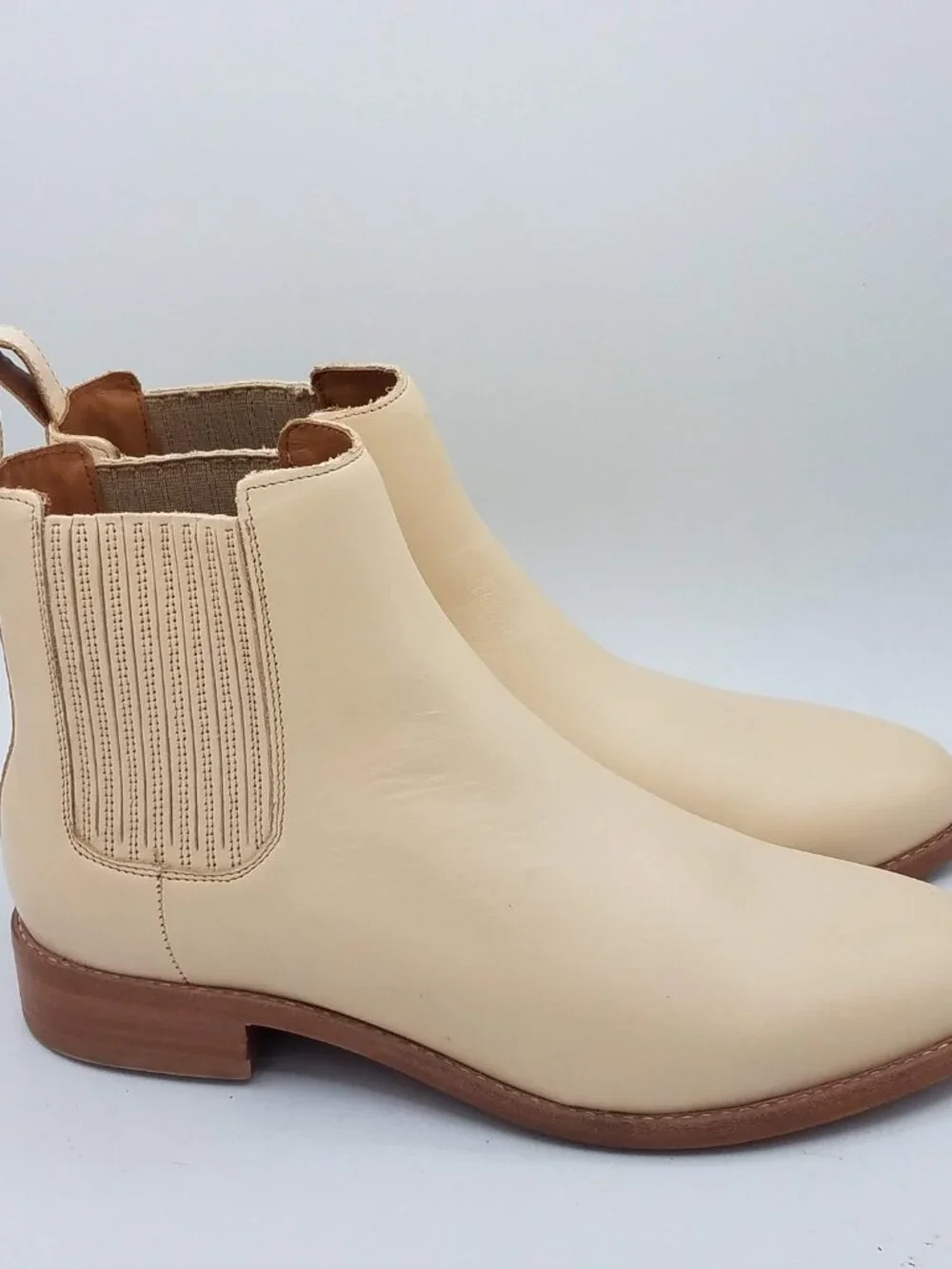 Thursday Boot Company Womens 10 Dreamer Classic Leather Chelsea Boot Beige